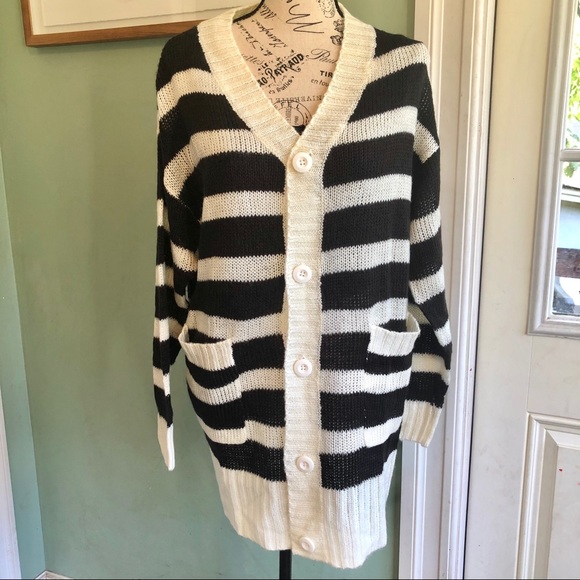 SOLD!NWT Lularoe Lucille Cardigan - Picture 2 of 7